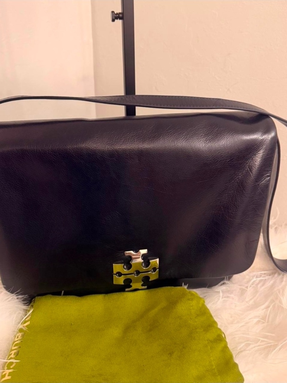 Tory Burch Large Runway Charlie Shoulder Bag in Perfect Navy - Picture 2 of 6
